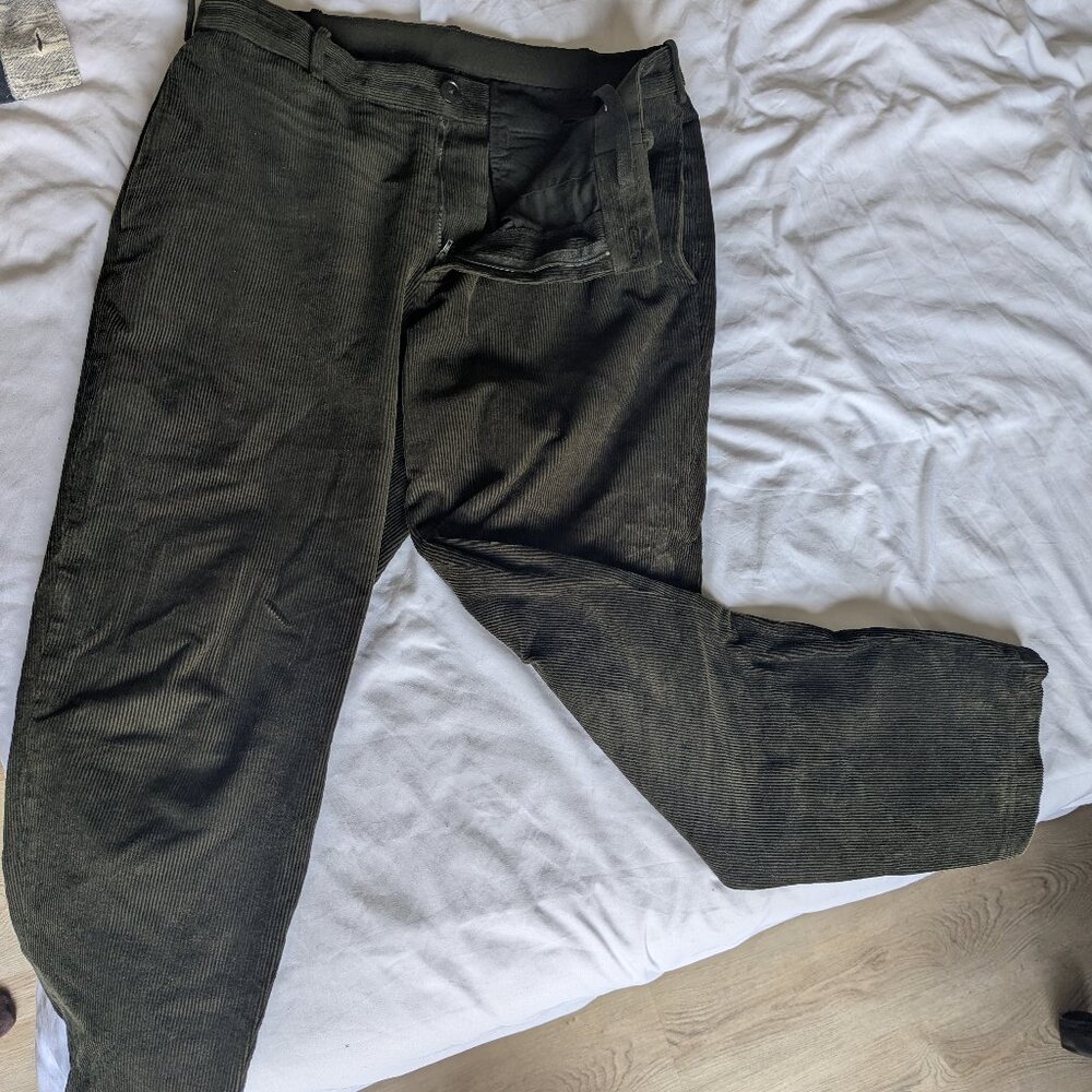Uniqlo emerald green corduroy pants